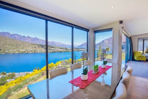 Lake & Mountain views 