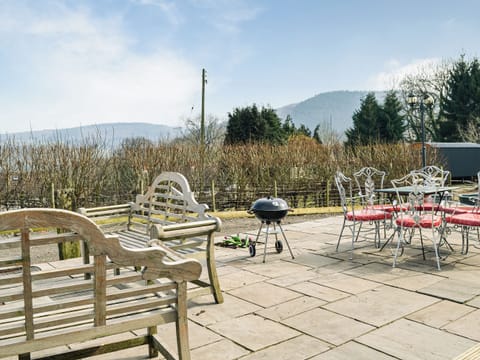 Terrace | Ty Nofio - Coity Bach, Talybont-On-Usk