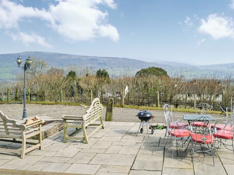 Terrace | Ty Nofio - Coity Bach, Talybont-On-Usk