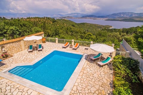 Villa Petrosa image