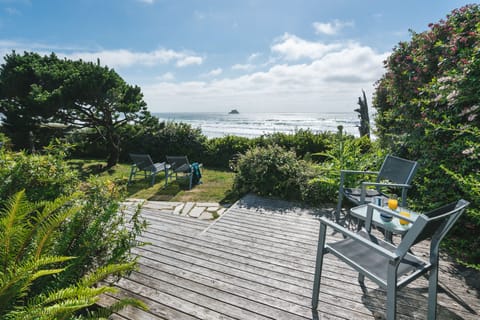 Welcome to Arch Cape Escape.
