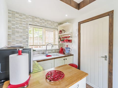 Kitchen | The Little House in Hull, Hull, near Beverley