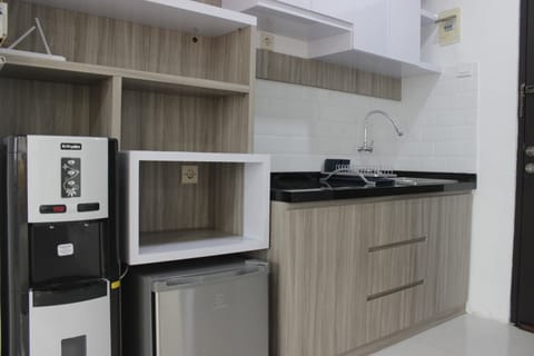 Room | Private kitchen | Fridge, stovetop, cookware/dishes/utensils