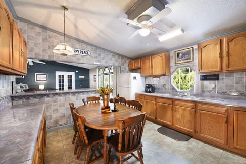 f796e4b4-a60c-4ce1-a156-1ec1f3e85bf6