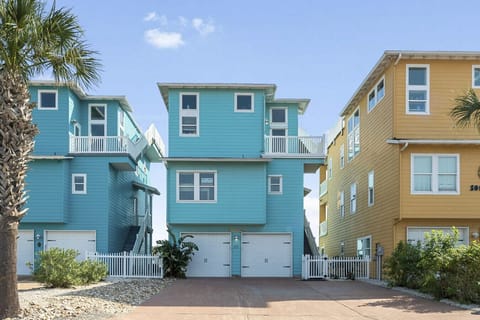 “Your coastal getaway—perfectly placed between beach days and sunset strolls.”