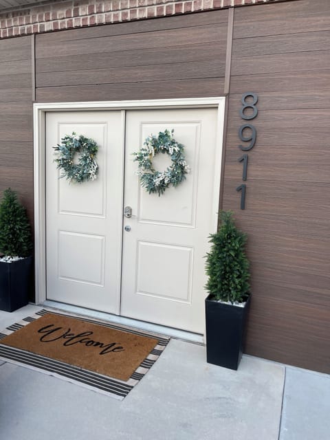 Carriage house entry