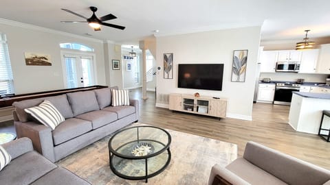 Enjoy all the comforts of home when you stay at Coastal Breeze Retreat