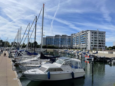 Cloud, Sky, Boat, Water, Watercraft, Building, Vehicle, Body Of Water, Naval Architecture, Mast