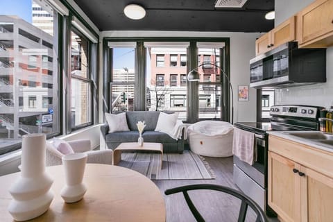 Spacious apartment in the heart of downtown