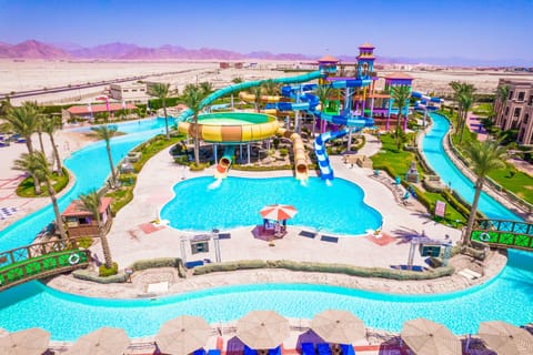 3 outdoor pools, pool umbrellas, sun loungers