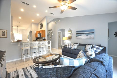 There's plenty of room for the entire family to relax! Photo January 2023