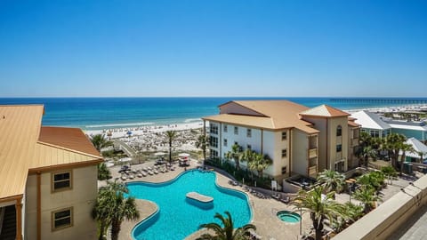 Beach Club 402 - Pool view