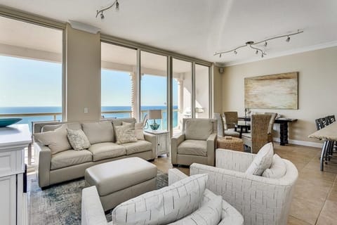 Beach Club 1604 - living room
