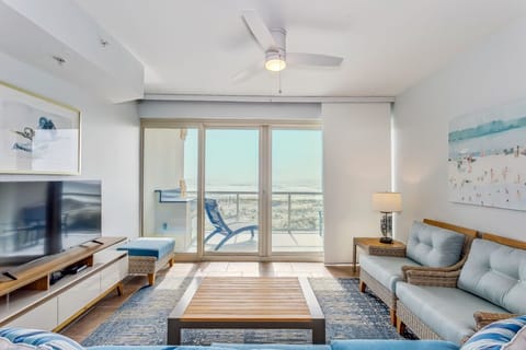 Beach Club 205B - living room
