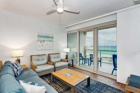 Beach Club 302A - living room