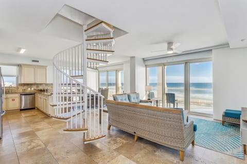 Beach Club 302B - Living room