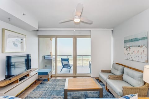 Beach Club 303B - living room