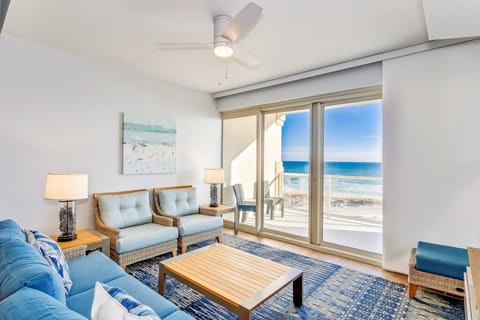 Beach Club 304B - Living Room