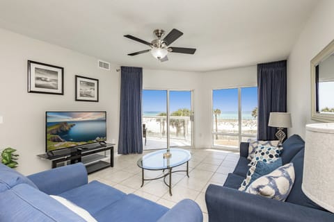 Emerald Isle 102 - Living room