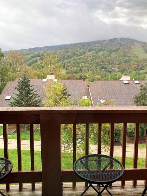 Balcony with spectacular views of Mount Snow!