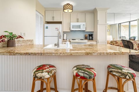 Bonus Seating at the Breakfast Bar