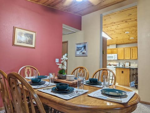 Large open concept dining area, able to seat 10 people.