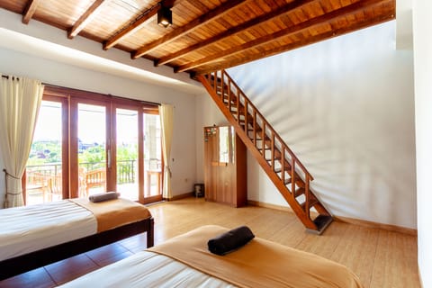 Standard Quadruple Room | Desk, soundproofing, free WiFi, bed sheets