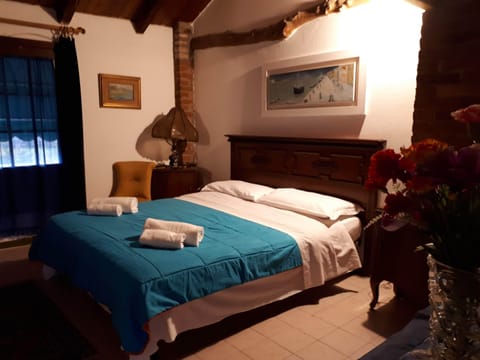 Room, 3 Bedrooms, Smoking, Patio | 3 bedrooms