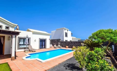 Villa Helena - Pool & Terrace