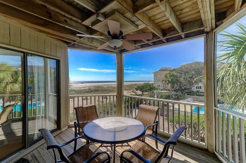 Screened-in Porch