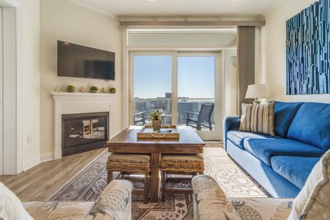 Enjoy your gorgeous views from here !!