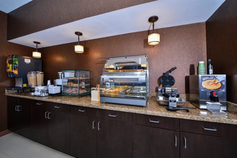 Free daily continental breakfast