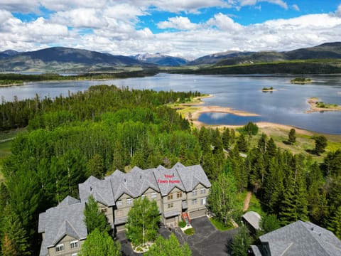 Condo, 3 Bedrooms | Aerial view