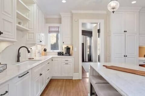 95c6e950 8d86 4656 ac38 c1d3db98fa98