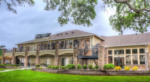 House, 2 Bedrooms | Exterior