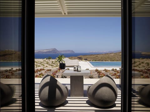 Deluxe Suite 8, Outdoor Heated Jacuzzi | Terrace/patio