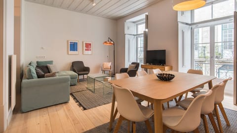 The living space is tastefully decorated and full of natural light throughout the day #livingroom #details #spacious