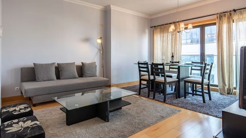 For a friendly hangout or a comfortable time-out, this living area is a lovely option #airbnb #airbnblisbon #portugal #pt #lisbon #friendlyhangout #comfortable #lovely