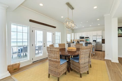 Enjoy meals overlooking the Gulf