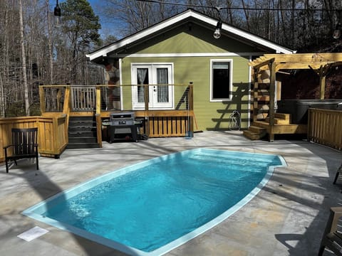 Dive into relaxation in our private pool, a refreshing oasis in the heart of Gatlinburg’s scenic beauty.
