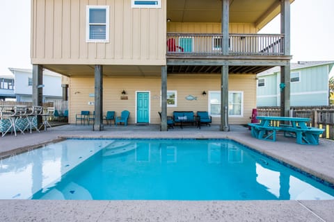 PRIVATE HEATED POOL