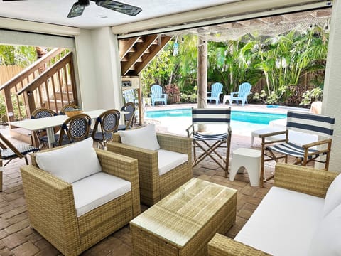 Outdoor lounge