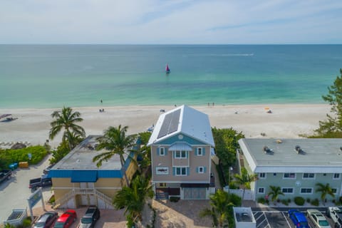 Beachfront! Tarpon Lookout by Anna Maria Island Accommodations