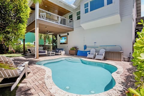 Social Nest by Anna Maria Island Accommodations