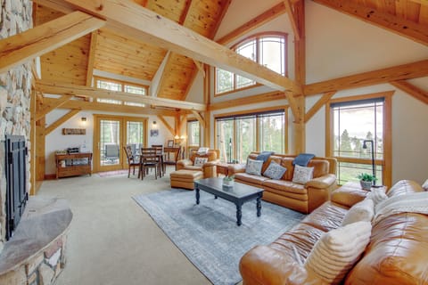 Grand Lake Vacation Rental | 3BR | 2BA | 3 Steps Required | 3,555 Sq Ft