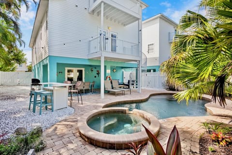 Private pool with in-ground spa