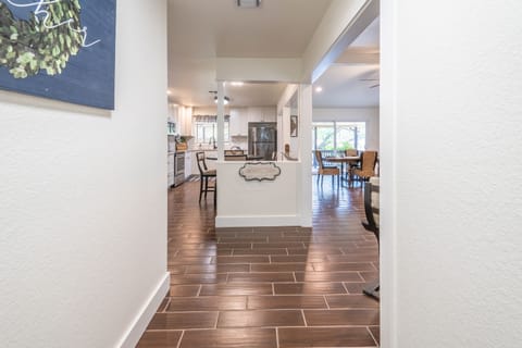 Front entryway breaks left to the kitchen and right to the living room