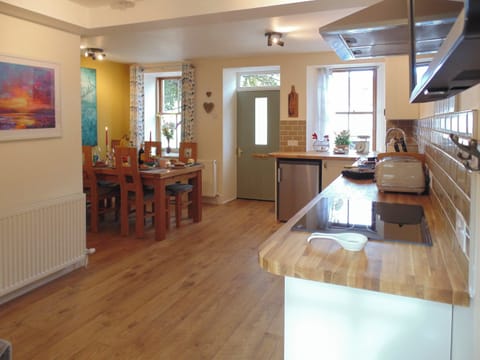 Kitchen | Newburgh C Listed Townhouse, Newburgh, near Cupar