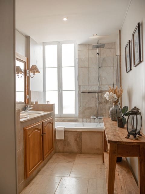 Superior Double Room, Ensuite (Chambre Verte) | Bathroom