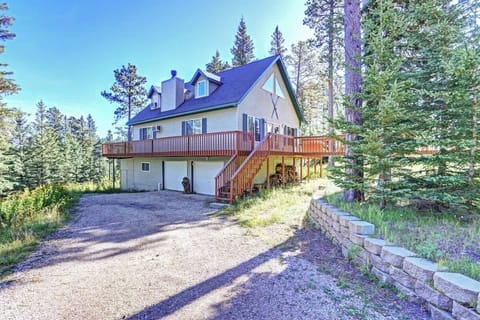 Front view of Aaron`s Aspen Retreat
